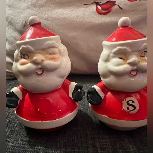 Vintage 1960s winking Holt Howard Santa salt and pepper  shakers - Picture 3 of 10